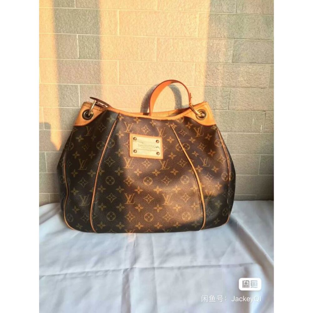 Louis Vuitton Women Pre-Loved Bag Very Good Condition